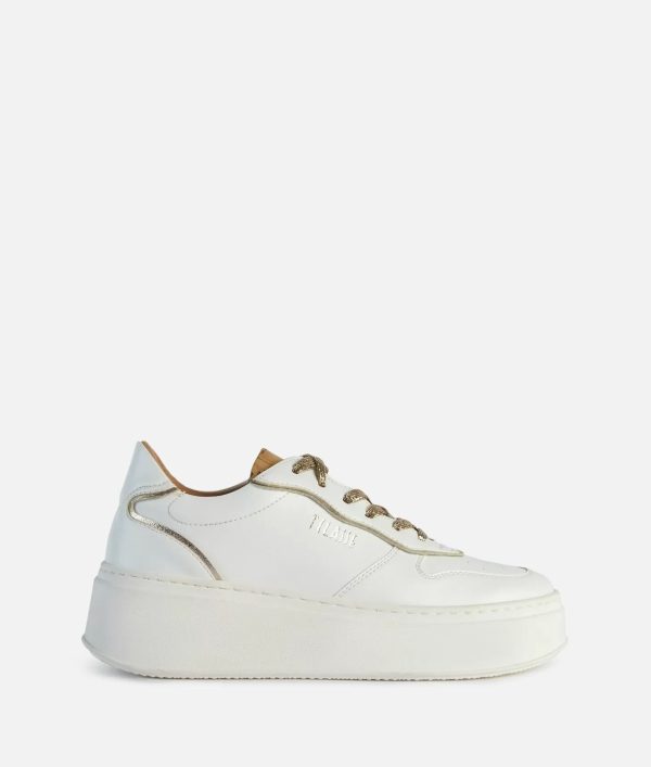 Sneakers in eco nappa con nastri dorati Bianche